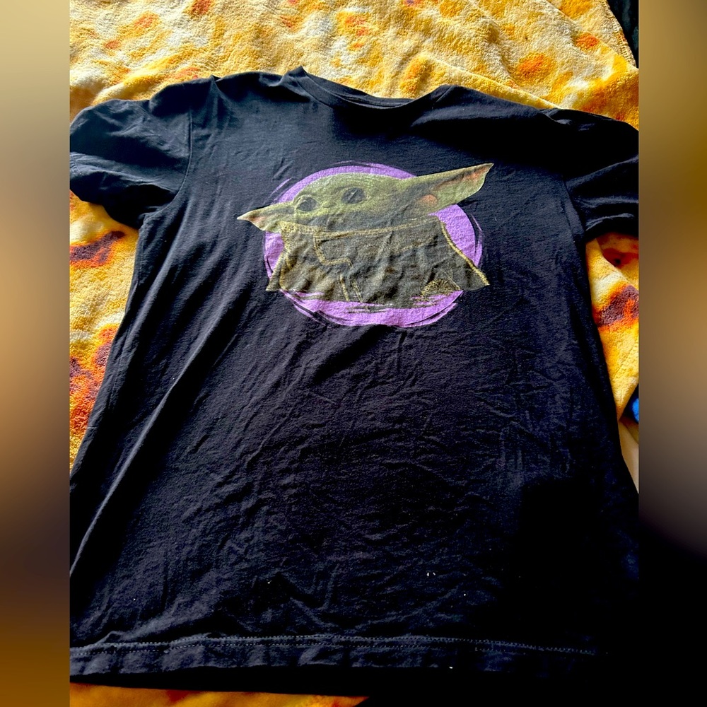 Fifth Sun Star Wars Baby Yoda Grogu Black T-Shirt, Mandalorian tee  - Size M